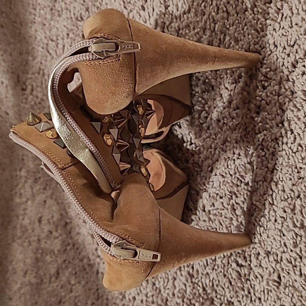 Tan color Jeffrey Campbell studded heels sz8 - Picture 3 of 4